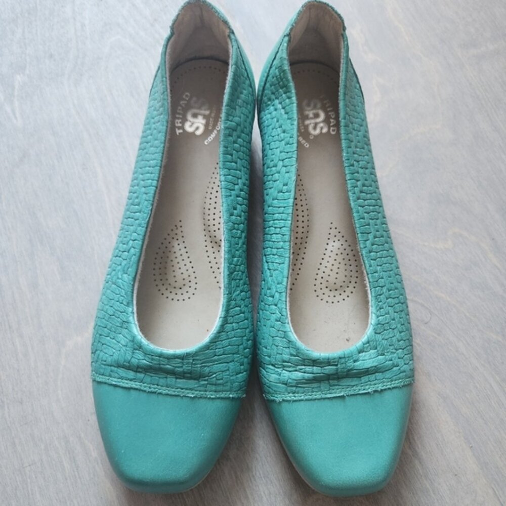 SAS Women's 9.5 ish turquoise Textured Flats with comfort arch‎ support